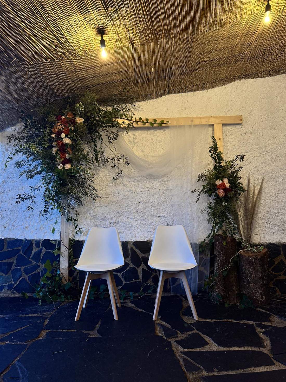 Racó decorat amb flors per a celebracions